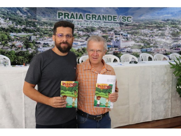 Foto da galeria: Livro publicado pela EdiUnesc levar histria do projeto Geoparque para dez mil crianas