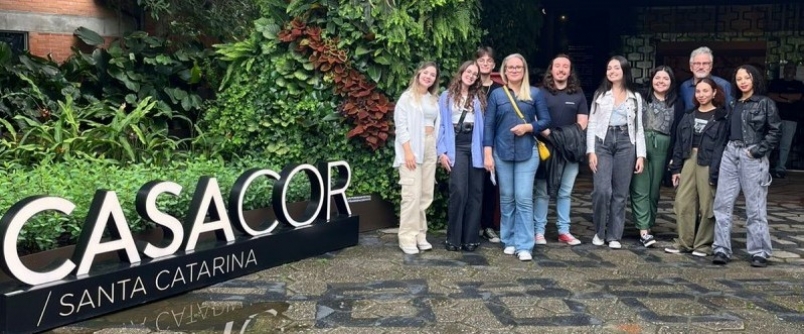 Acadmicos do curso de Design visitam a CasaCor em Florianpolis