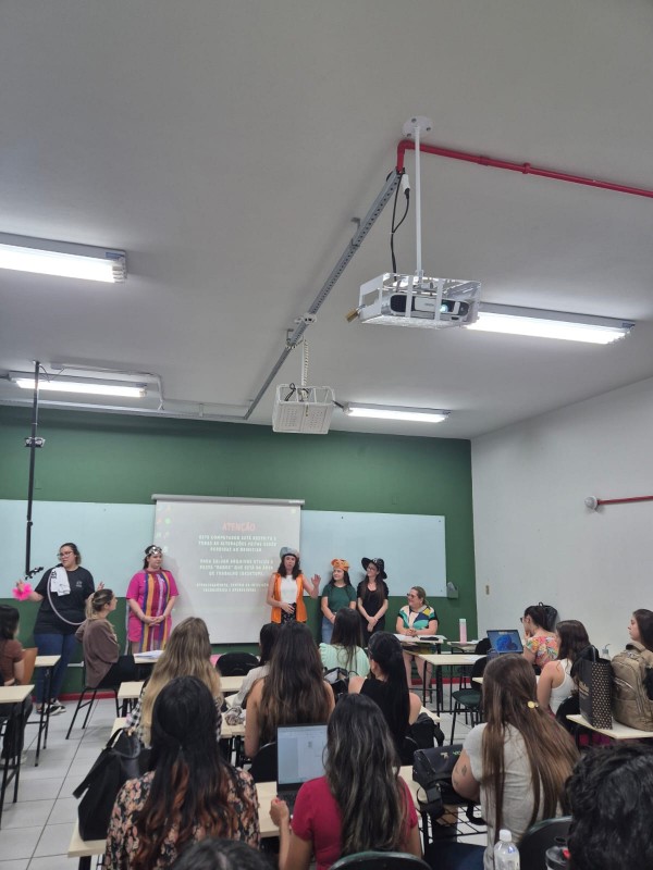 Convite aos estudantes e professores do Curso para a atividade teatral 